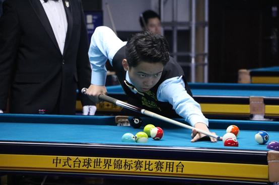 己的每一个 己的每一个